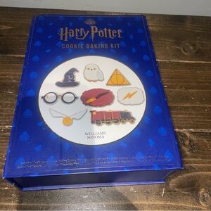 2018 Williams Sonoma HARRY POTTER Wizarding World Cookie Baking Kit